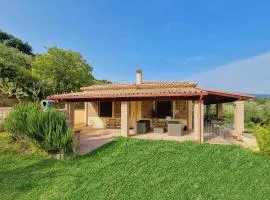 VILLA in 8 ettari di campagna, a 20' dal mare