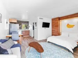 DTPH Mid Century Studio w/Pool & Parking