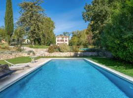 APPARTEMENT DERNIER ETAGE DANS BASTIDE, hotel near Carrefour La Pioline Shopping Centre, Aix-en-Provence