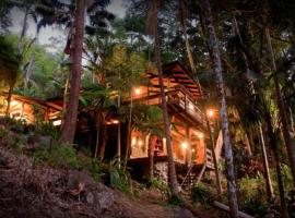 Currumbin Rainforest Treehouse, feriebolig i Currumbin Valley