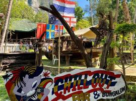Chill Out Bar and Bungalows, hostel in Tonsai Beach
