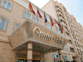 Grand Hotel, hotel blizu aerodroma Međunarodni aerodrom Manas - FRU, Biškek