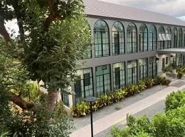 Trat Tara Boutique Hotel