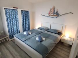 Apartment by the sea- Santa Marina, hotel with parking in Raša