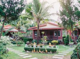 Siray Green Resort, hotel in Phuket Town