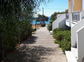 Argo Apartments, cheap hotel in Vatera