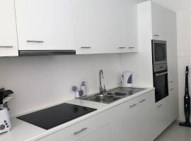 Charming Apartment- Peniche، فندق في كونسولاكاو