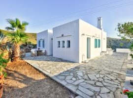 Cycladic Hideaway Private Villa w. Panoramic View, holiday home in Cherronisos