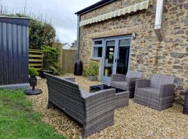 LYDONIA BARN, villa em Lydford