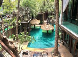KhgeMa NuanJun Pool Villa Gallery Resort, hotell nära Wat Khao Din Temple, Ban Huai Yai