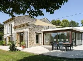 Superbe Mas contemporain au pied du Luberon