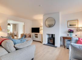 Stone House, place to stay in Ellingham