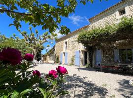 Mas de l'Estiou, homestay di Monteux