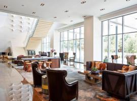 Renaissance Dallas at Plano Legacy West Hotel, hotel cerca de Stonebriar Village and Golf Course, Plano