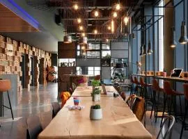 Moxy Edinburgh Fountainbridge