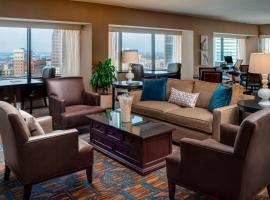 The Plaza Hotel Columbus at Capitol Square، فندق في Downtown Columbus، كولومبوس