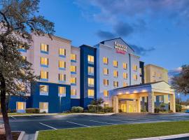 Fairfield Inn and Suites by Marriott San Antonio Northeast / Schertz / RAFB, hotel cerca de Northcliffe Golf & Country Club, Schertz