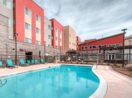 Fairfield Inn & Suites by Marriott Charlotte Airport, hotel poblíž Mezinárodní letiště Charlotte Douglas - CLT, Charlotte