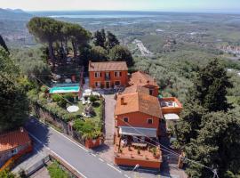 Casale Belvedere "L'Ulivo" e "La Terrazza", hotel in Massarosa