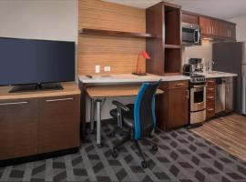 TownePlace Suites by Marriott Altoona, hotel in Altoona