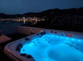 Villa con preciosas vistas y jacuzzi exterior ค็อทเทจในปอร์ตเดลาเซลบา