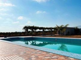 Dar Sakina with Private Pool, villa in Oulad Zenati