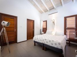Room in Villa - Bonjour Stay - Villa Mi Cuna, hotel in Jan Thiel