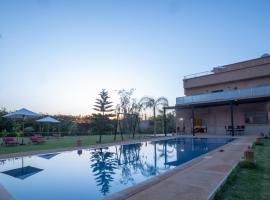 Lux Villa, Pool And Mountains View, отель в городе Урика