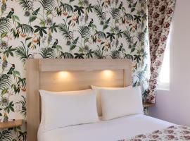 Hôtel de Lion sur Mer, hotelli kohteessa Lion-sur-Mer