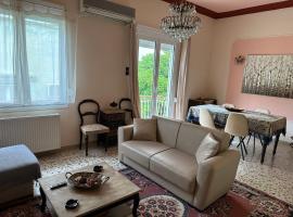 Capital apartment next to Metro station with parking spot to explore Athens