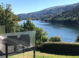 Apartamento Javali - Casas Barca do Rio by Gerês Casas, hotel en Gerês