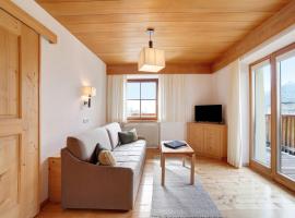 Ferienwohnungen Zwick Maroles, hotel in Burgusio