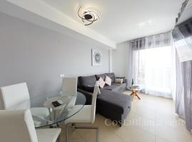 Luxury, Newly Renovated 1-Bedroom Condo by the Beach, hotel di Benidorm