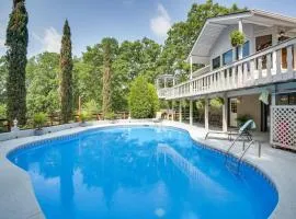 Private Pool Lakefront Home in Hot Springs!