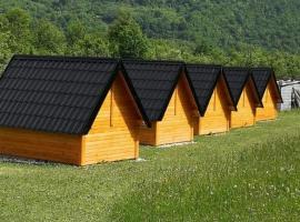 Camp Maglic, hôtel à Tjentište