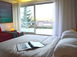 Casa mARTa : Suites, terrasses et vue panoramique, Bed & Breakfast in Tournon-sur-Rhône