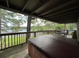 Mountain Harbor Lodge cottage on Lake Ouachita