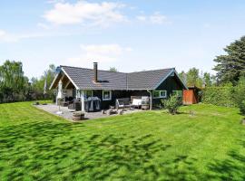 Beautiful Holiday Home In North Zealand, villa in Tikøb