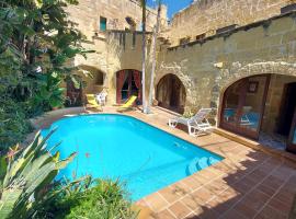 Haven Farmhouse With Private Pool, bolig ved stranden i Għarb