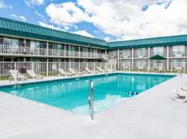 Red Roof Inn & Suites DeKalb