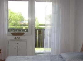 Appartement am Strand, bed and breakfast en Podersdorf am See