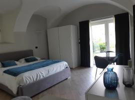 Sweet Home Canavese, hotel with parking in Castellamonte