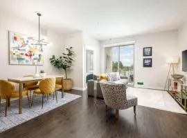 Fun & trendy condo close to downtown and the beach