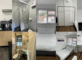 Fantastic Studio, Private bathroom and Mini Kitchen., khách sạn ở Thamesmead