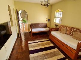 Casa espaçosa e confortável na região da Pampulha, מלון בבלו הוריזונטה