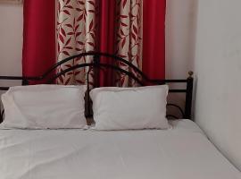 Dhaklos Guest house, hotel i Mapusa