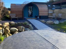 Cwt y Gwenyn Glamping Pod, hotell med jacuzzi i Conwy