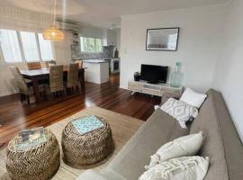 Beach House @ Moffat, cottage in Caloundra