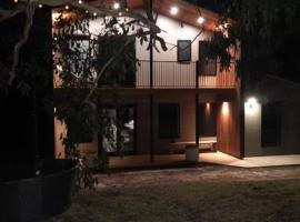 44onRoaring - in the Huon Valley, holiday home in Surveyors Bay