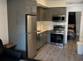 Lovely one bedroom condo with free parking, hotell i Niagara Falls